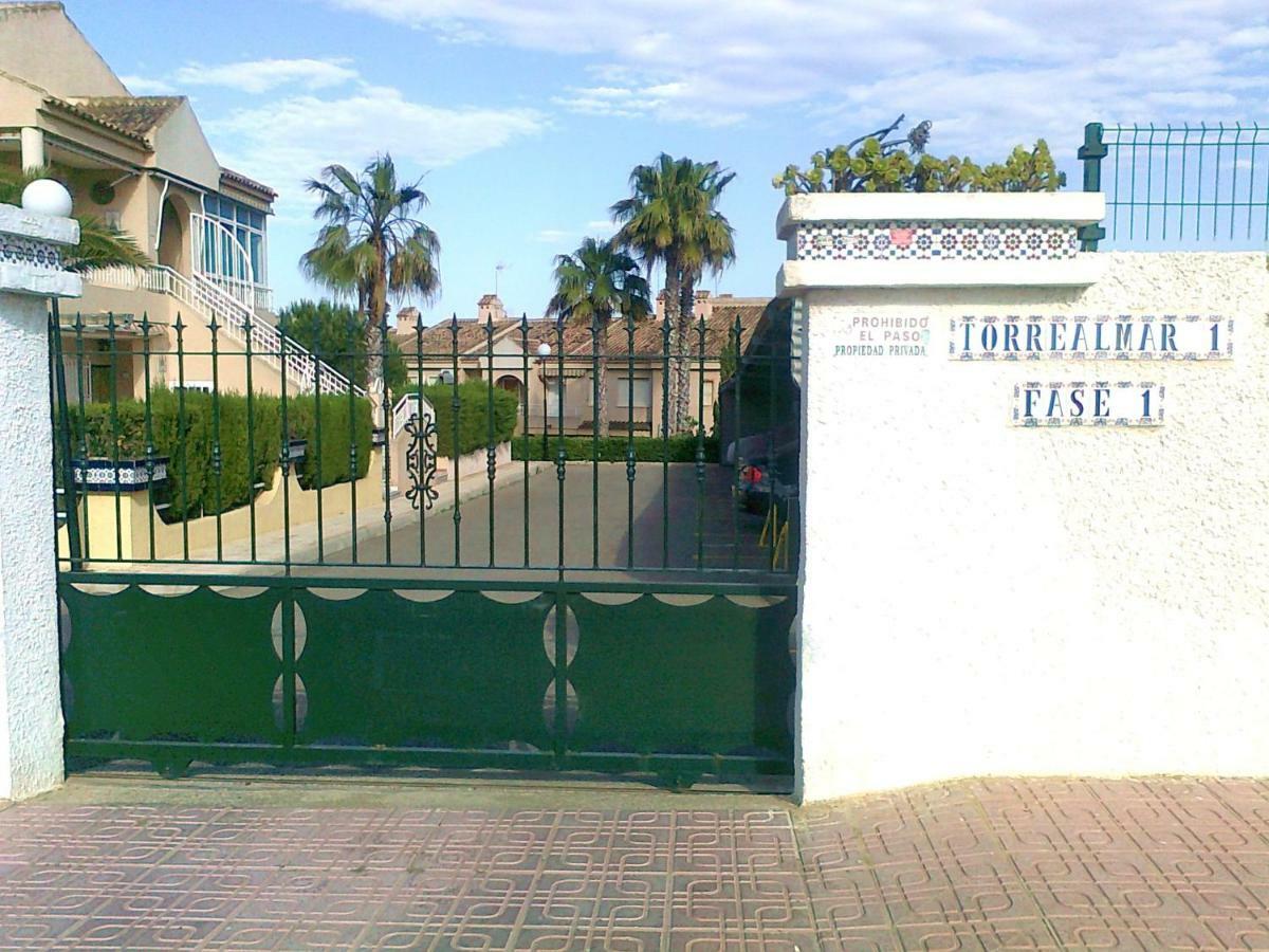 Residencial Torrealmar Con Vistas Apartment Torrevieja Bagian luar foto